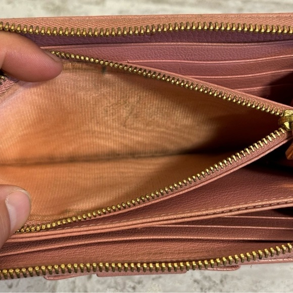 Miu MIU Pink Ribbon Bow Leather Zippy Zipper Long Wallet - Picture 4 of 13